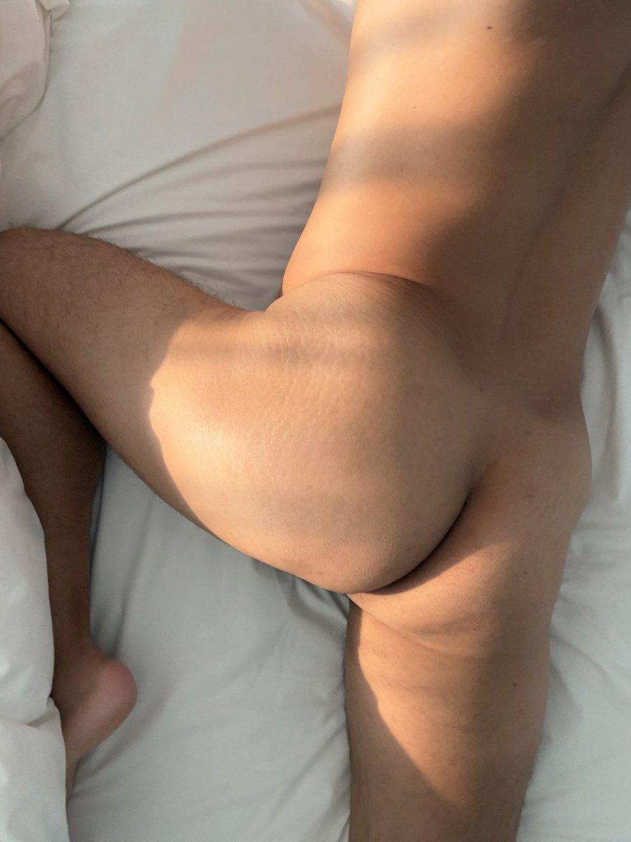 Londonfun5's tweet photo. Any #BWC wants to slide in? 
#bareback #asiangay #asianslut #fun #asianboy #rawfuck #rawislaw #asianpussy #raw #bwc4asian https://t.co/NdgKevJUZH