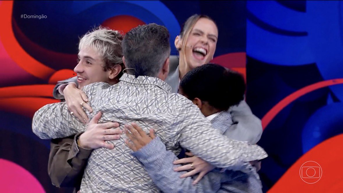 Curioso pelos dados do Ibope daquele que talvez tenha sido o #Domingão mais assistido de 2026.

Ana Paula | Tia Milena | Juliano Floss