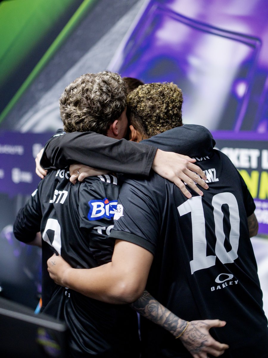 FURIA's tweet image. A #FURIARL termina o último regional antes do #RLCS Paris Major nas Semifinais, já classificados para os próximos mundiais do ano.

Voltamos ao servidor em maio, para buscar o título na França! E contamos com a sua torcida! 🇫🇷

#DIADEFURIA