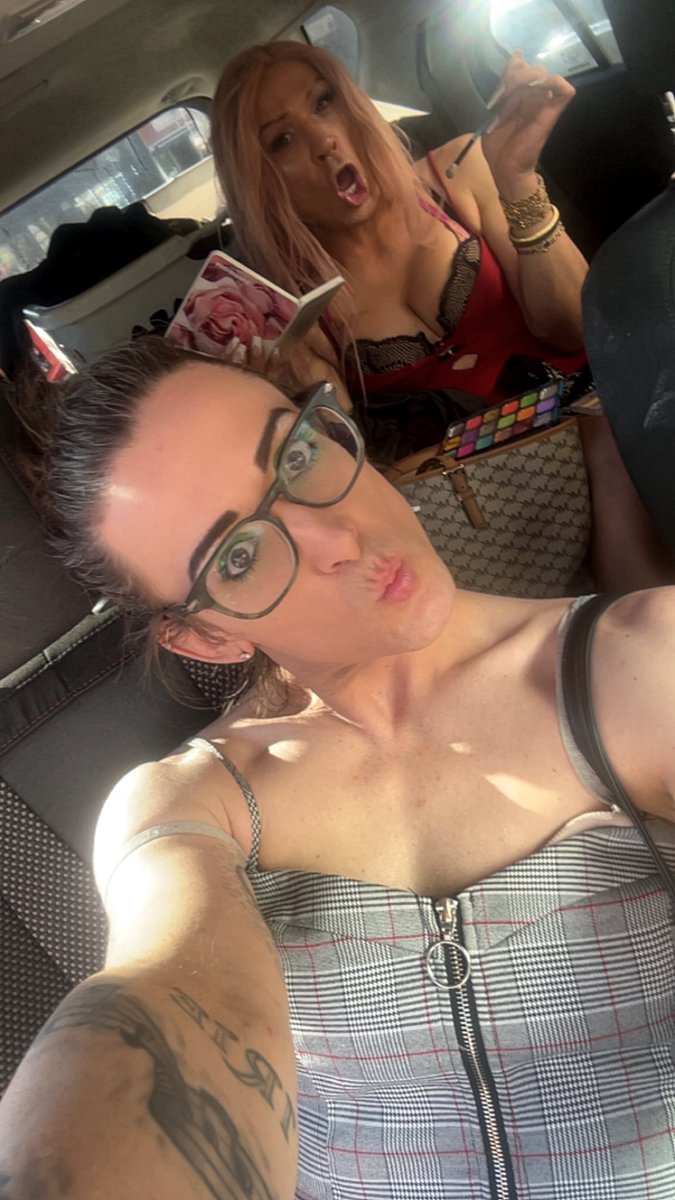 LacieKissess's tweet photo. #transbestie #transfriends #laciandLondon https://t.co/1gPk8IAui7