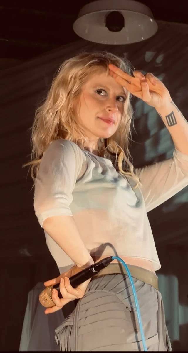 andrea from paramore🖤 tweet media