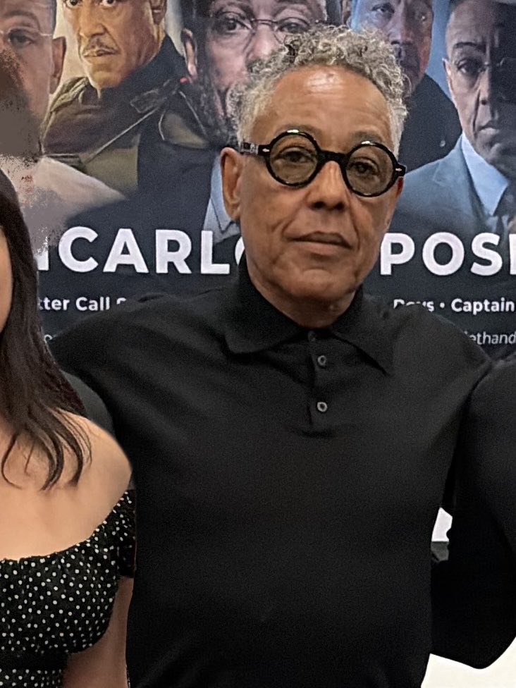 got to meet giancarlo esposito but my brothers friend is in the way so im trying to edit myself closer to him