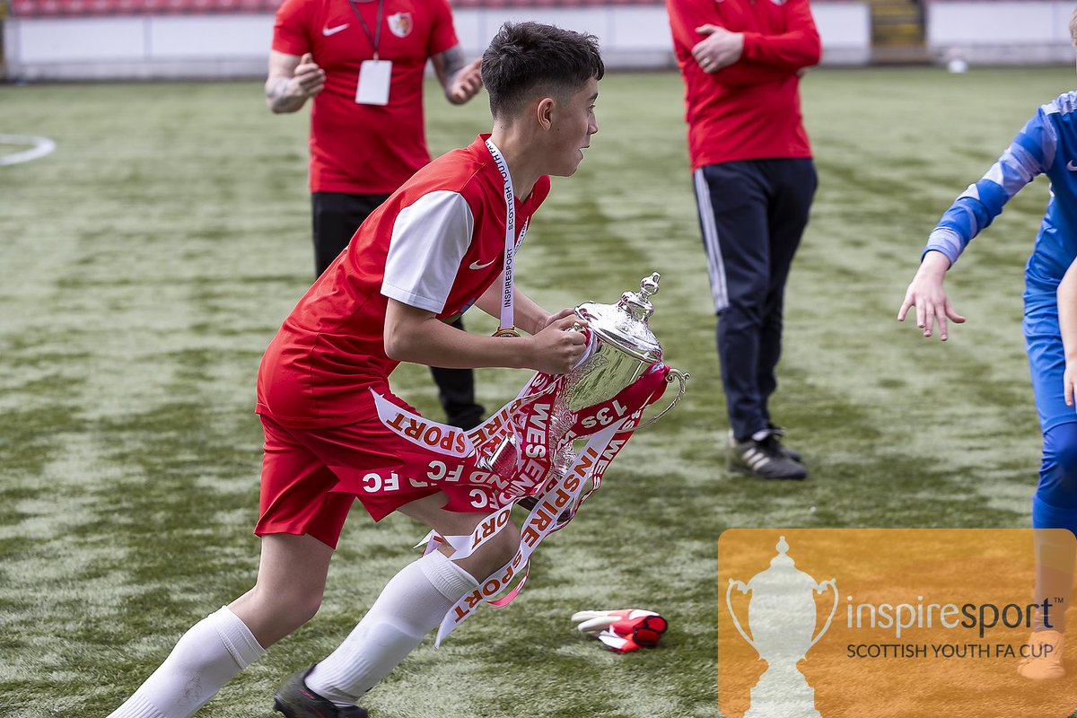 ScottishYouthFA's tweet image. A brilliant achievement! 🏆

Big well done to West End FC on becoming our 13s Cup Final winners 👏🎉

An outstanding effort built on resilience, energy and real togetherness throughout

#SYFAinspireCup #inspired @inspiresport @CollargeImages
@west_endfc