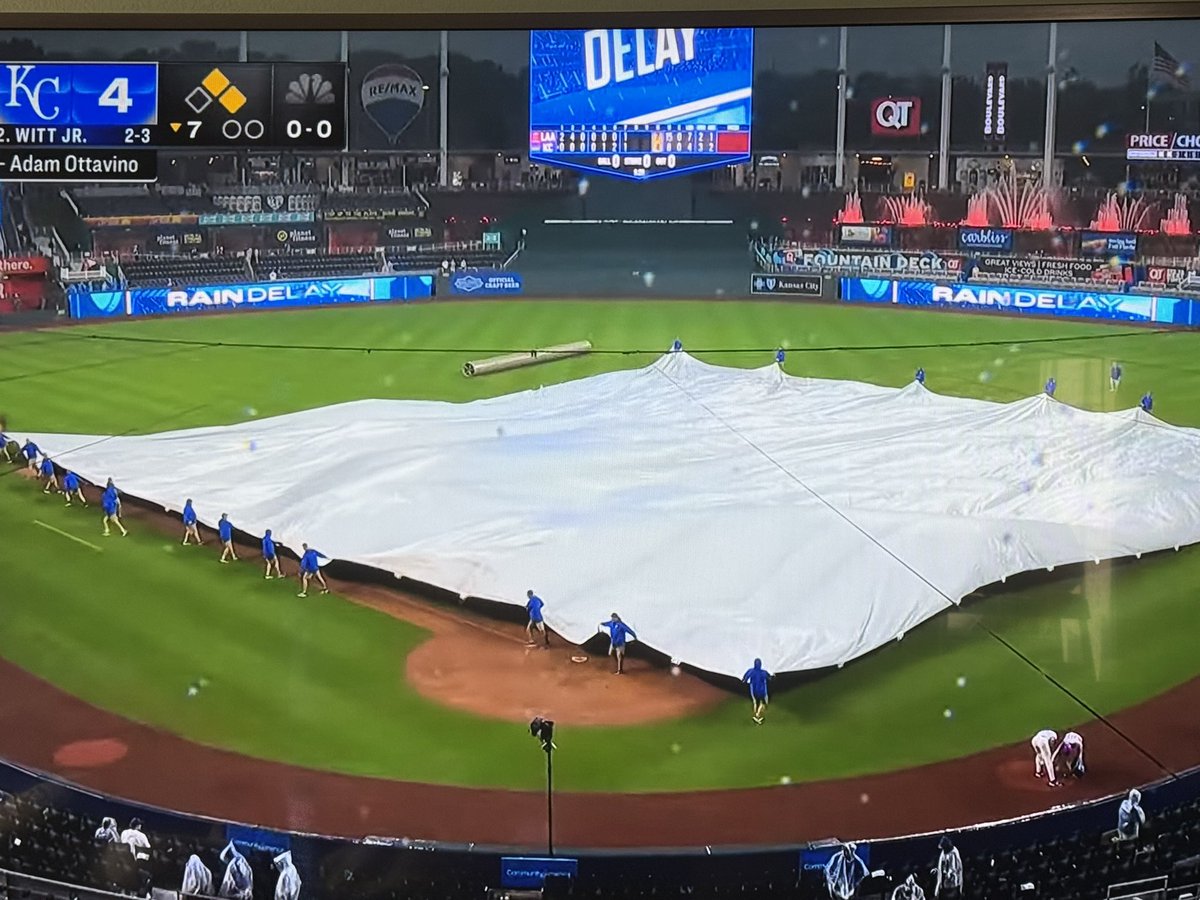 glezak's tweet image. Two hours of rain and lightning and they somehow must have broken a Major League Baseball lightning rule as they played through.  Finally when the Royals started a rally, Los Angeles asked for the delay.  Very interesting.  #KCRoyals #Lightning