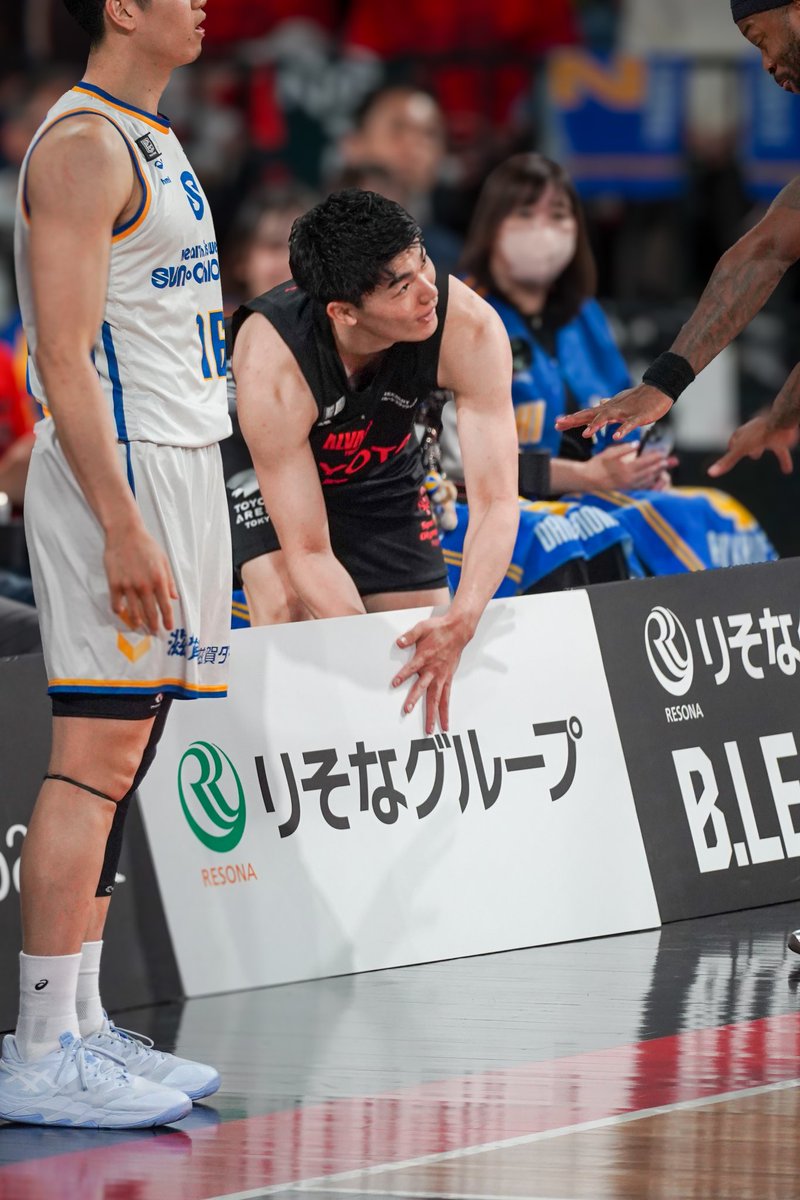 蹴ってないよ！大丈夫だよ！
ってやり取りが面白かった🤣

りそなさんは周人に臨時ボーナスを
あげてやって下さい🙇