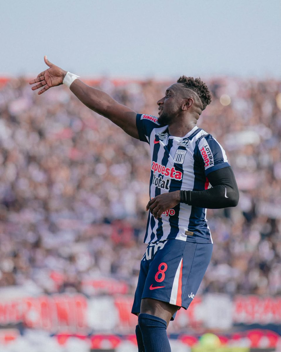 Eryc Castillo sigue dulce con el gol y le dio la victoria por 1-0 a Alianza Lima sobre Atlético Grau en Trujillo. Los íntimos supieron sostener el resultados y ser firmes en todas sus líneas. En buen camino en la lucha por el título

#AlianzaLima #AtléticoGrau #LIGA1