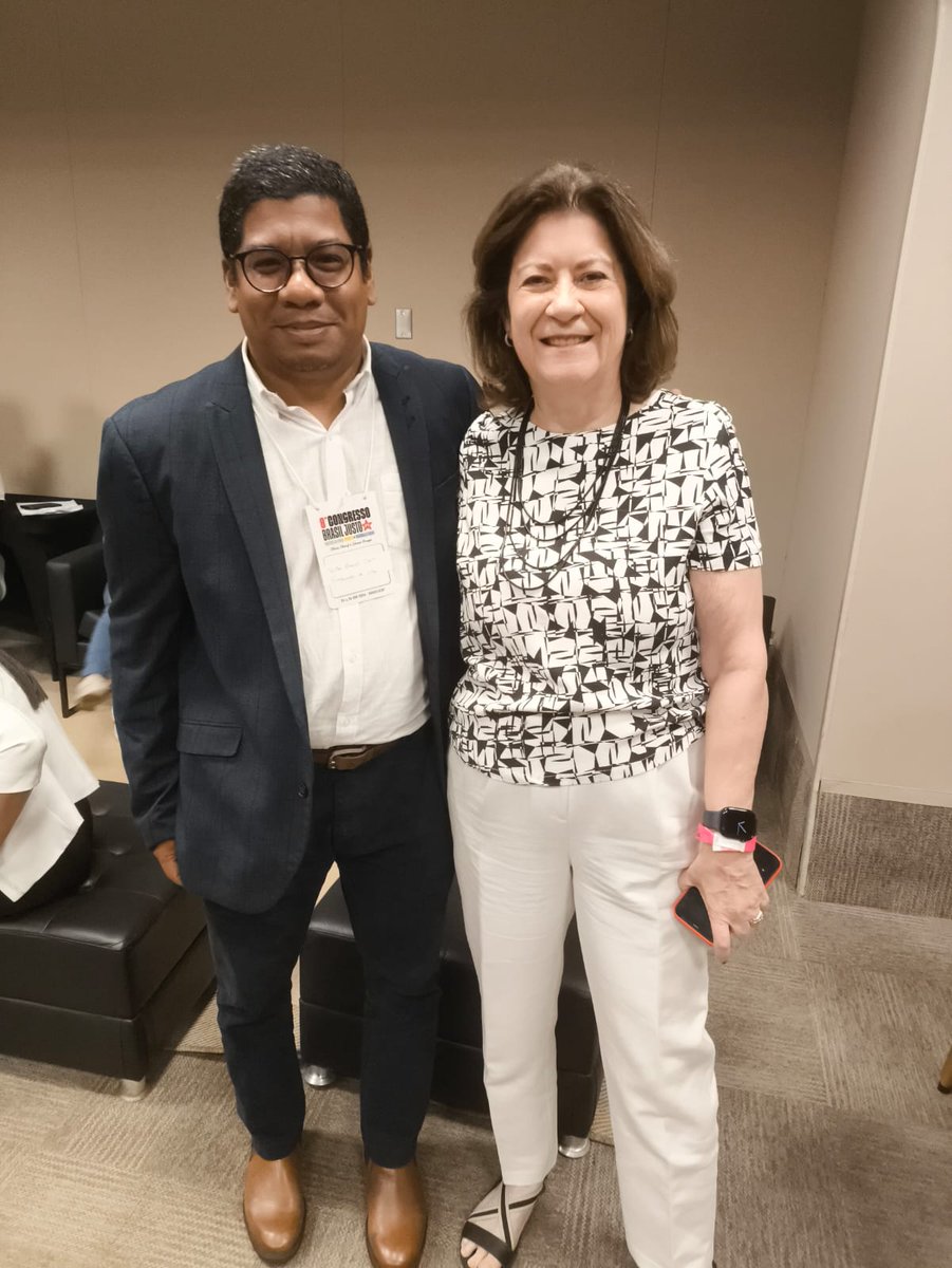 CairoPalomo's tweet photo. Como parte delegaciones internacionales invitadas al 8vo Congreso del Partido de los Trabajadores [PT], tuve  oportunidad hoy de intercambiar con:

🚩Ministra Miriam Belchior.
🚩 Senadora Eliziane Gama. 
🚩Ministro Wellington Dias.
🚩Diputado Pedro Uczai. 

🇧🇷🇨🇺 https://t.co/OiwdtQX1Hg