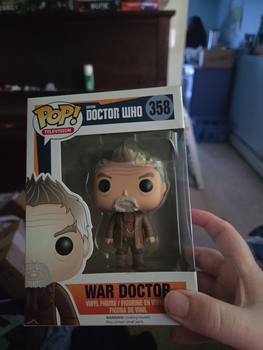 GracieGirl9999's tweet image. New Funko for my desk at work #WarDoctor #DoctorWho think I'll move 12 over a little and put War next to him.