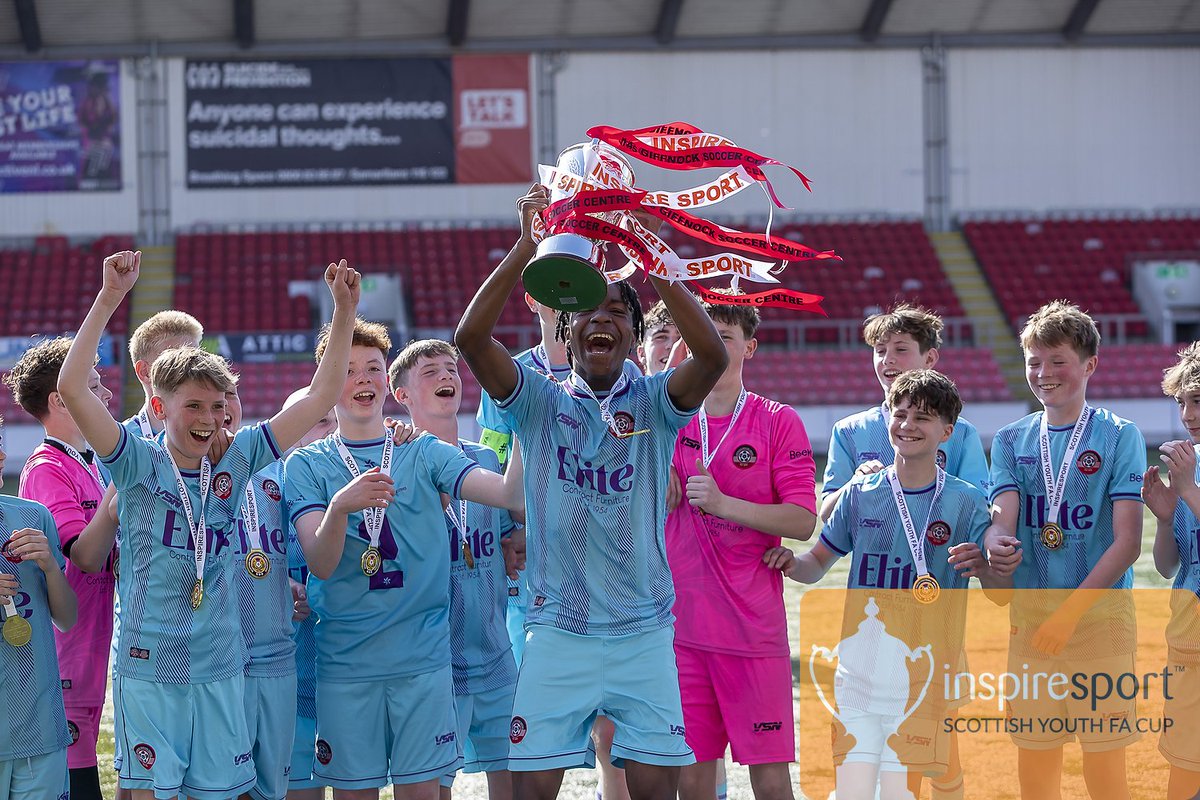 ScottishYouthFA's tweet image. A great result! 🏆

Massive congratulations to Giffnock SC on claiming the 14s Cup Final title 👏🎉

A superb display of determination and team spirit all the way

#SYFAinspireCup #inspired @inspiresport @CollargeImages @Giffnock_SC