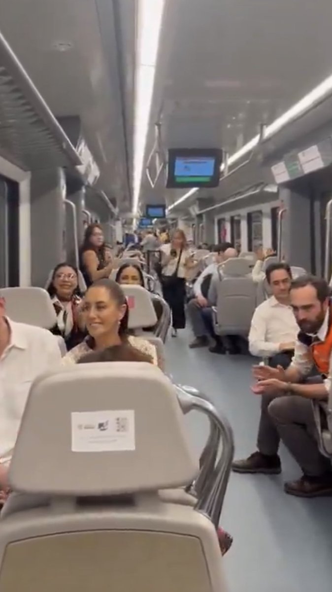 ¿Se acuerdan cuando juraban que ese tren “ya estaba listo” hace cinco años y que no era ningún montaje?

Qué curioso… porque entre ese “tren terminado” y el que hoy presumen, no se parecen en nada.

¿Con qué cara celebran esta inauguración, si hace años defendieron un montaje?