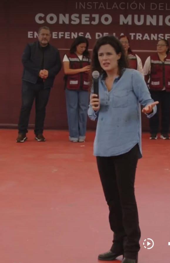 Definitivamente Luisa María Alcalde es la más grande, más grande con letras mayúsculas, la más grande merolica de morena... Noroña y Arturo Ávila se quedan pen dejos, son bufones,  pero Luisa María es merolica con M de Merolica, por eso la Claudia la quito de presidenta de morena