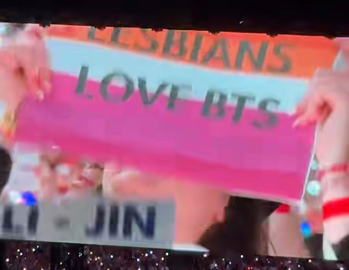 LESBIANS LOVE BTS