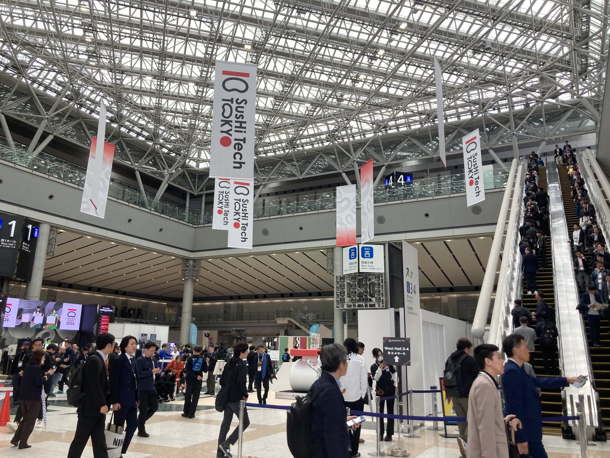 k_h00's tweet photo. 大雨のビッグサイトですが中は快適です✨
#SusHiTechTokyo https://t.co/u1m0Hhladx