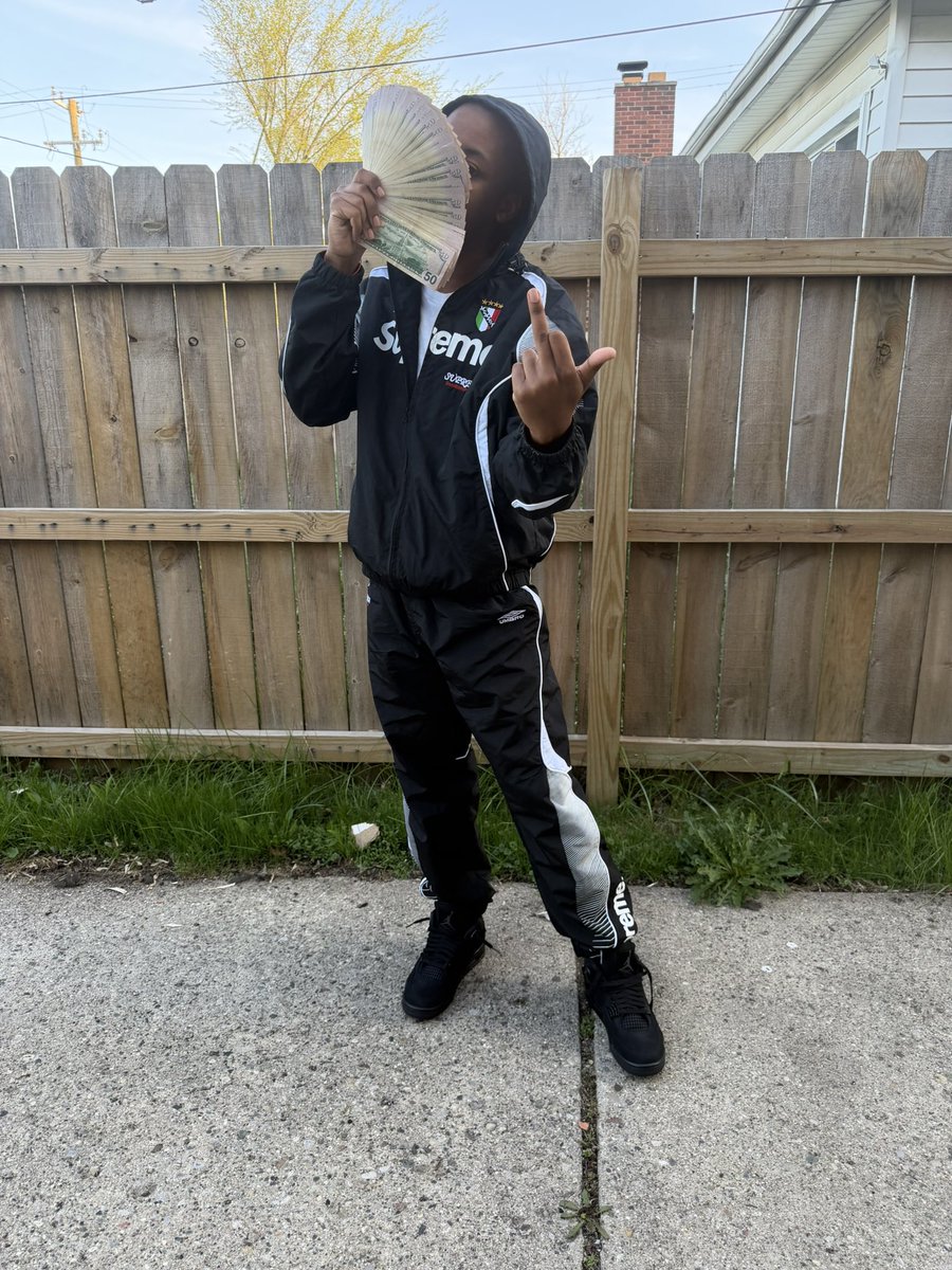 Jugg4eva's tweet photo. Shit look fun but it ain’t lil bro https://t.co/bFbqUHcrNT