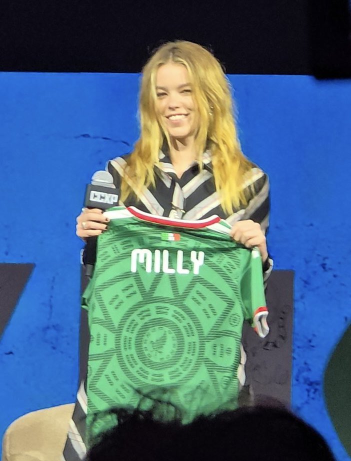 val ୨ৎ tweet media