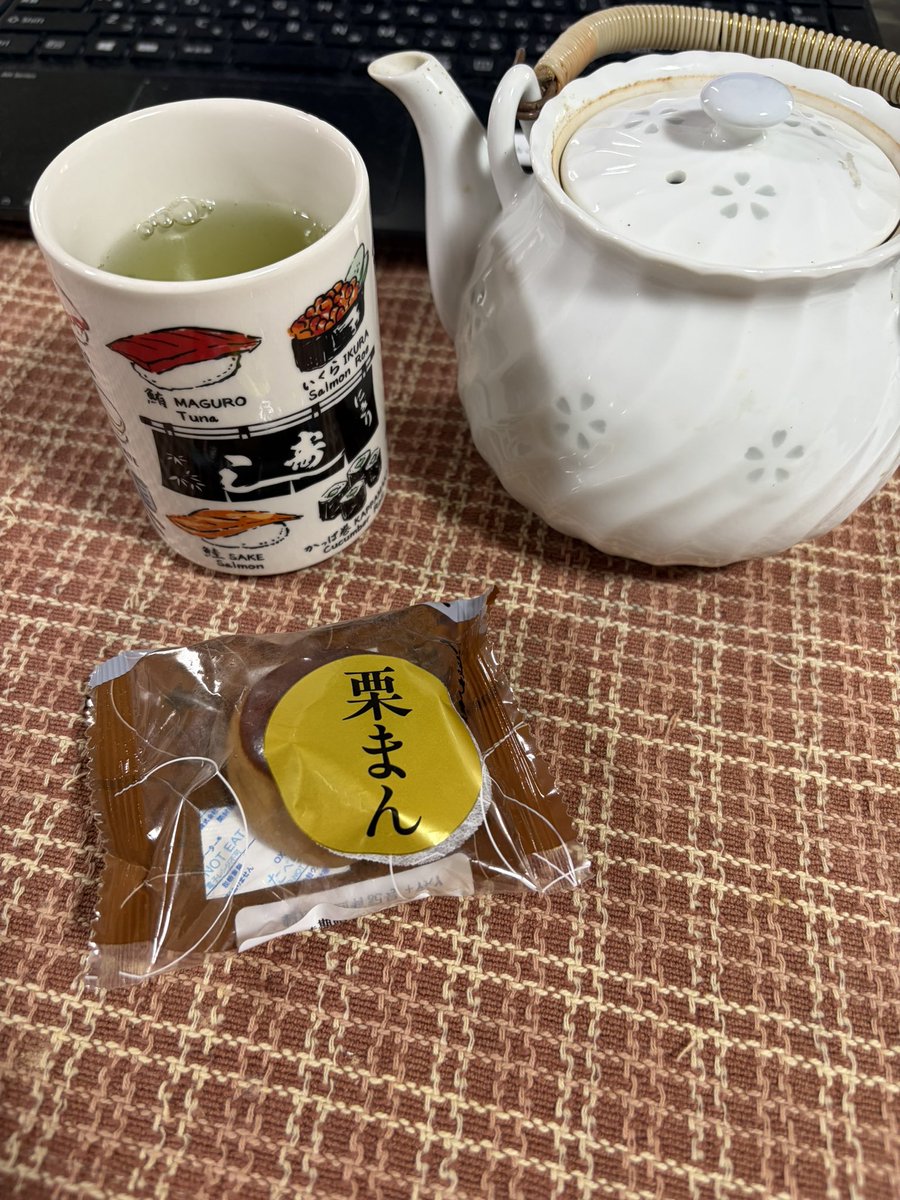 レディーまこすけ tweet media