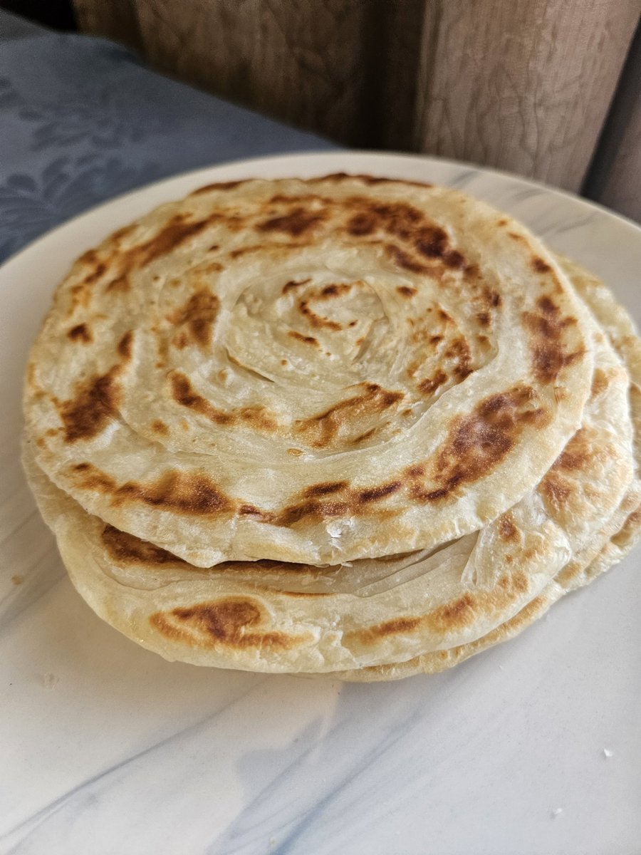 katysis82's tweet image. オーストラリアに住んでる日本人だけど私はインド人と結婚することができるかインドニキに査定してほしい。
あ、私結婚してるけど。w 
ちゃんとバターじゃなくてギーを使ったからね！

#paratha 
#roti 
#indian