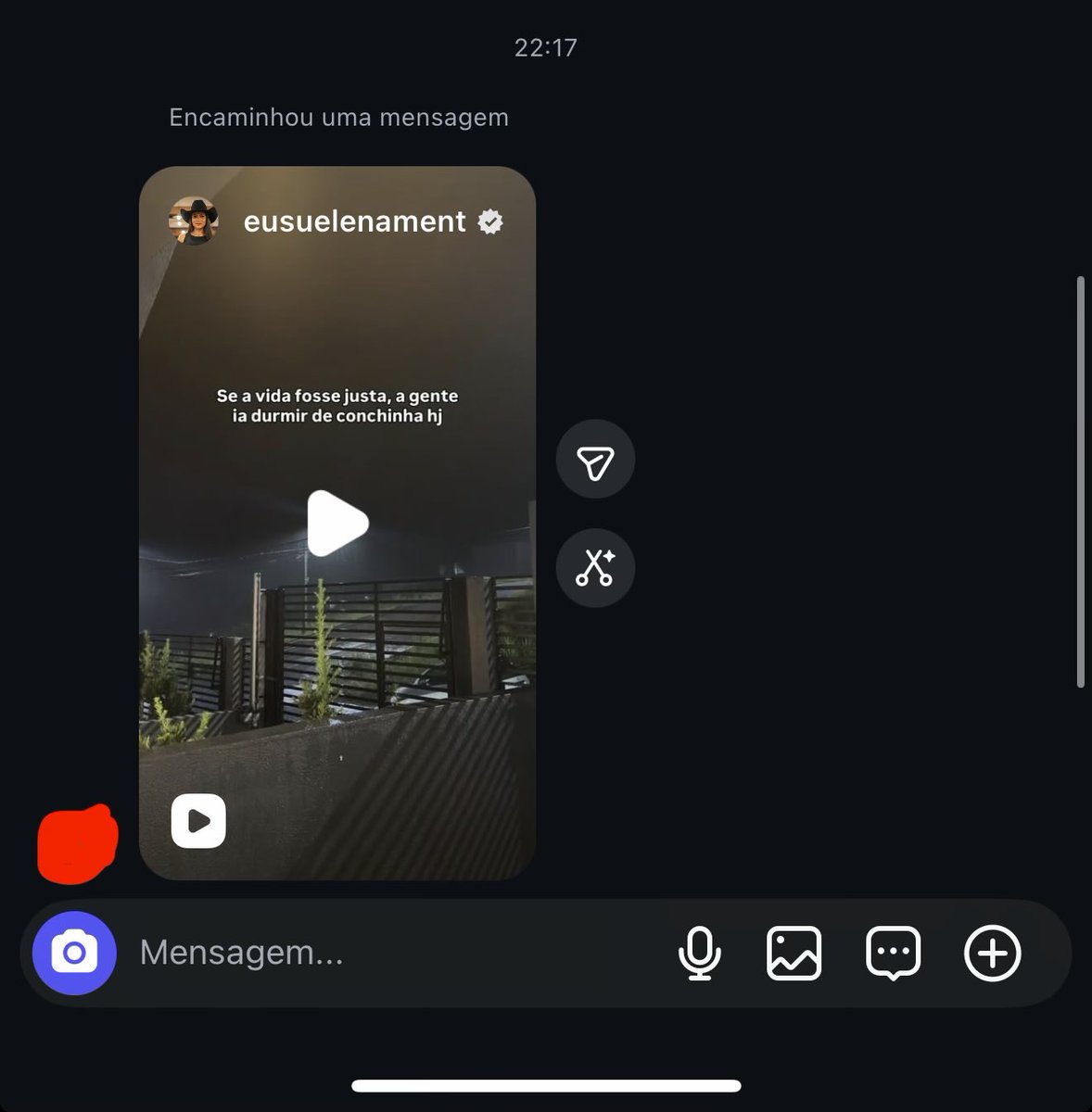 e um cara q volta e meia flerta comigo q me envio um vídeo ENCAMINHADO no insta?? KKKKKKKKKK