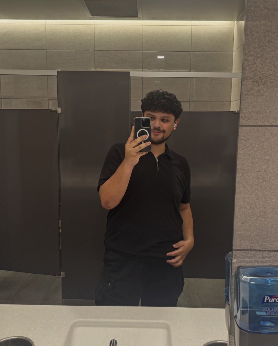 ᴀᴅʀɪɪᴀɴ tweet media