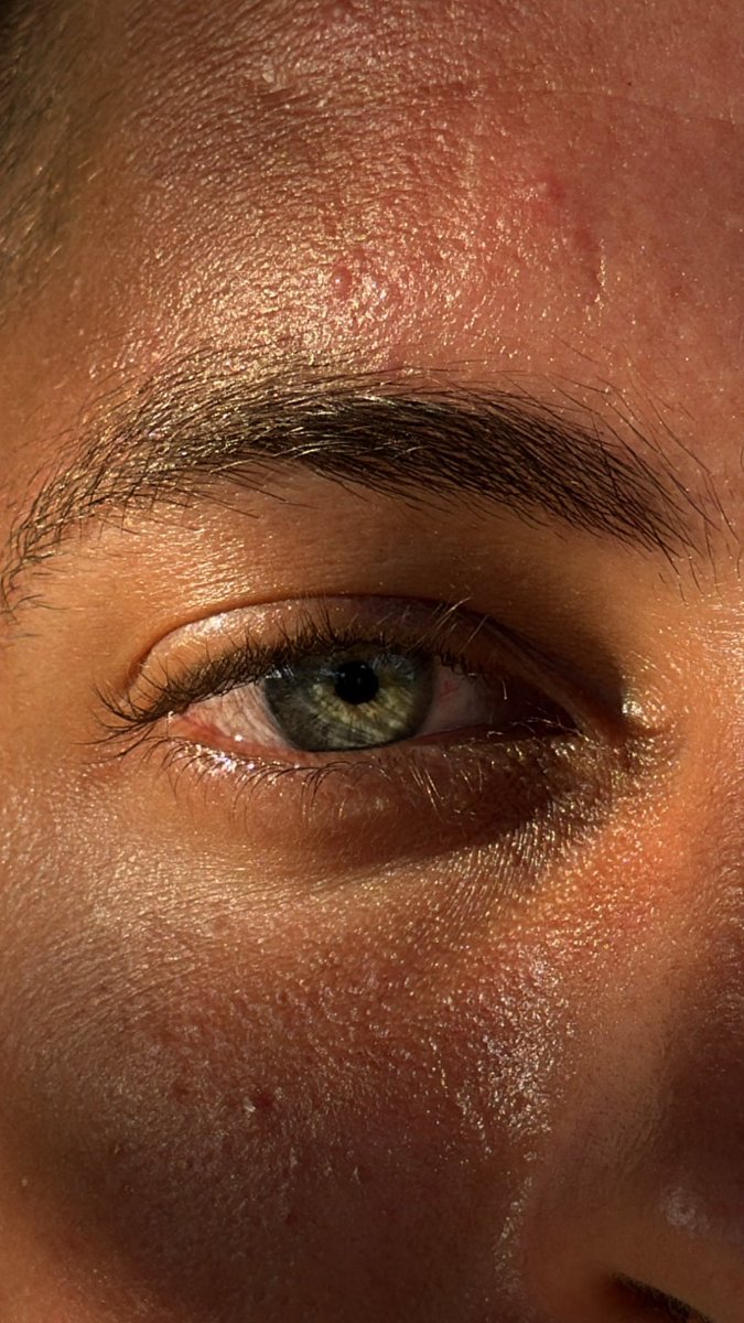 A cor desse olho mds 😱