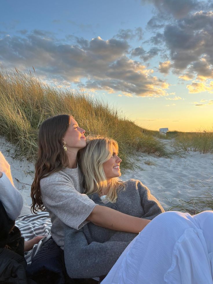 venus ⚢ tweet media