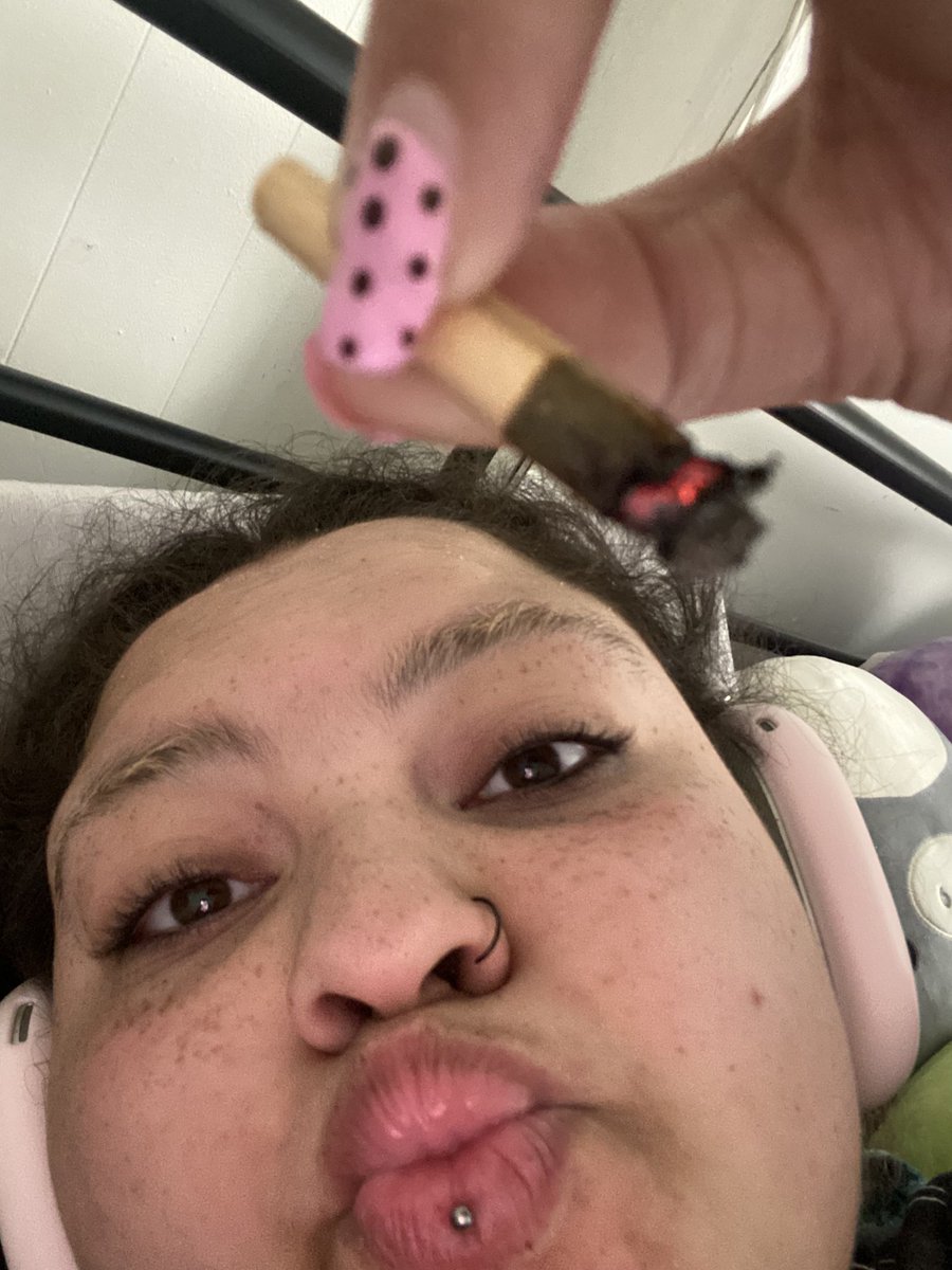 222plumfairy's tweet image. a hit for my fellow lesbians on #our day  ‼️