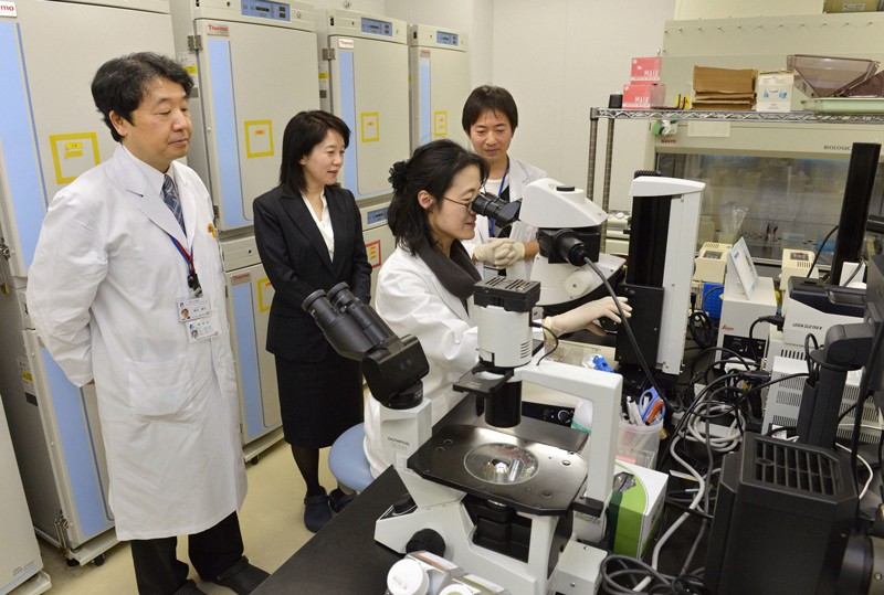 fascinatingonX's tweet photo. 🔴NEWS: Japanese scientists have developed a pill that REBUILDS BONES AND REVERSES OSTEOPOROSIS https://t.co/ftesq6GV0A