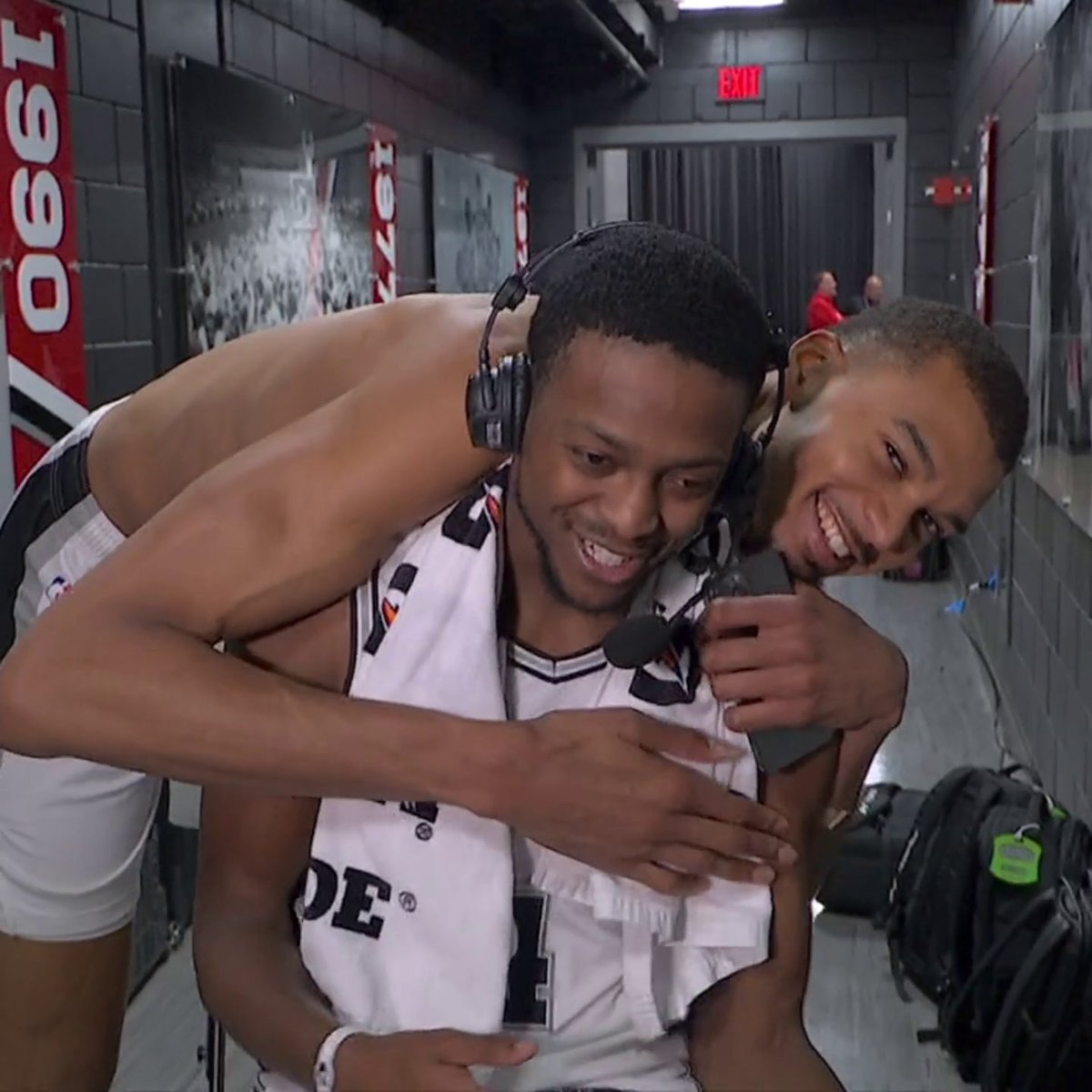 Shirtless Wembanyama interrupts Fox's Inside the NBA interview