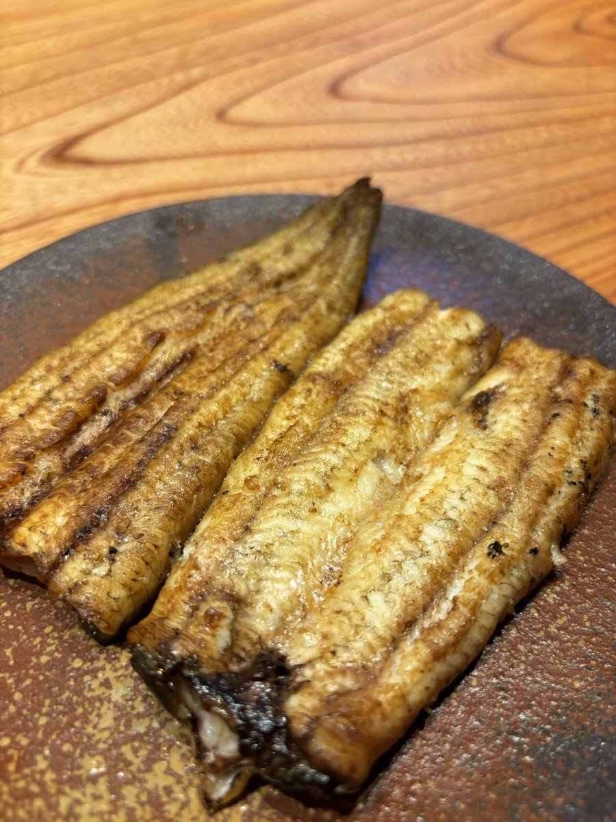 うなぎ一味亭(埼玉ふじみ野)の鰻焼いてる人 tweet media