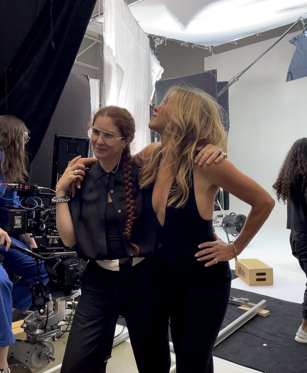 Jennifer Joanna Aniston tweet media