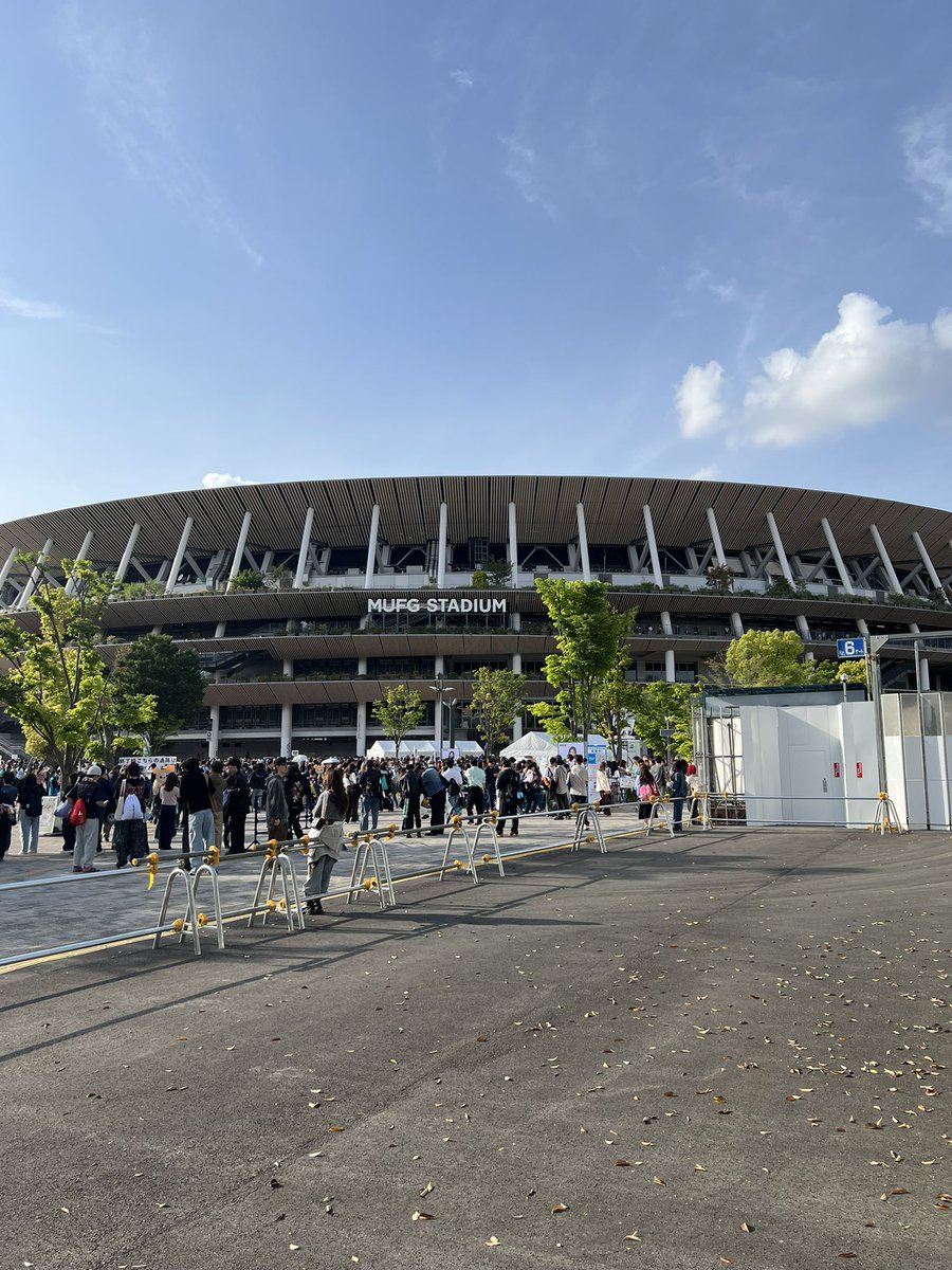 初の国立競技場
大きいしかっこいい