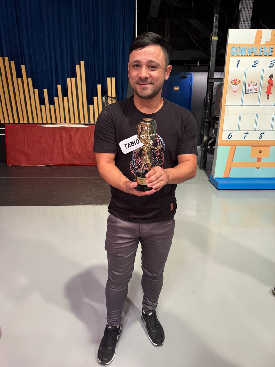 nascimentopinho's tweet photo. Começou!  #troféuimprensa #sbt https://t.co/sHSSUY3lAM