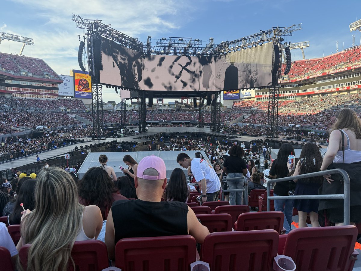 ✨🪭Bambi⁷ IS SEEING BTS🪭✨ tweet media