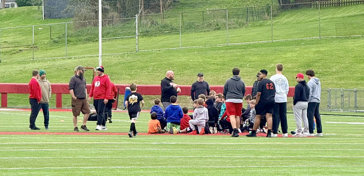 BishColt85231's tweet photo. Loved getting back on the field today for Indiana Youth Football! 🏈 Helping the next generation develop their skills reminds me why I started playing. Great day giving back to the community that supports us every Friday night.  
@IASDAthletics https://t.co/VBO2oxZxYa