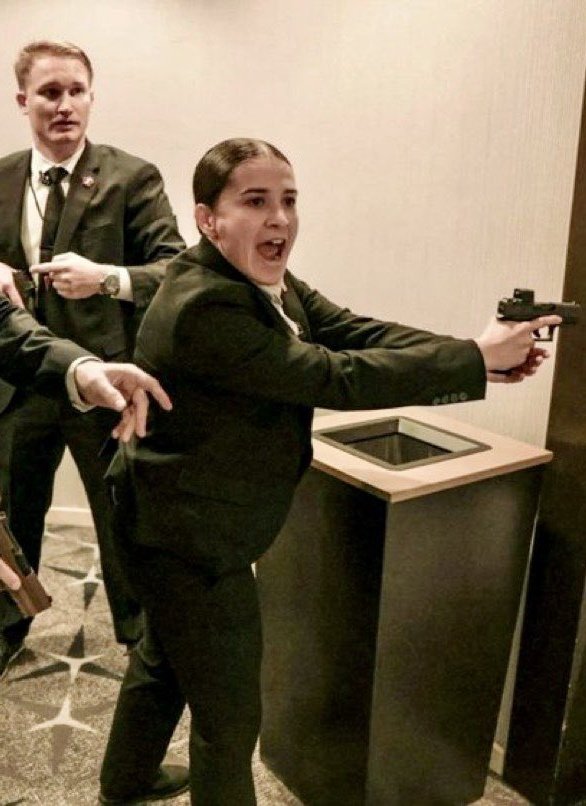 LangmanVince's tweet photo. Why is President Trump's Secret Service still employing DEI agents? https://t.co/V6p06Dt3FT