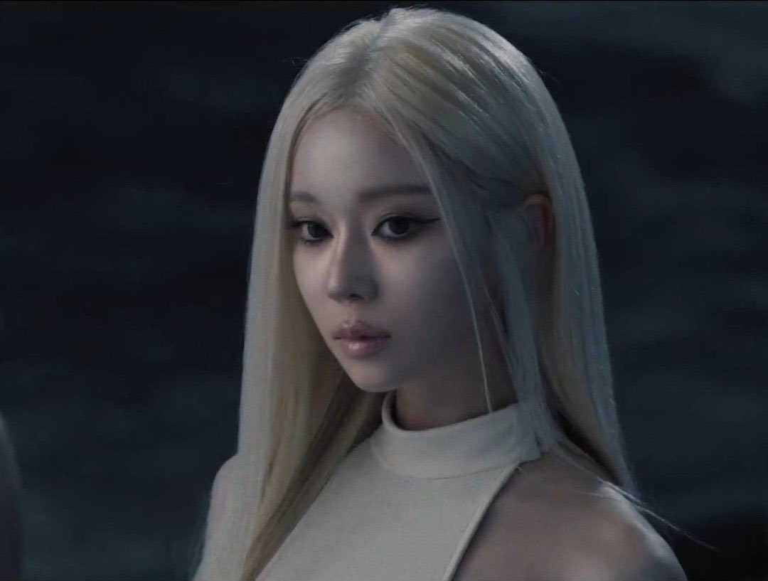 She looks the evil/corrupted version of her Superbeing teaser