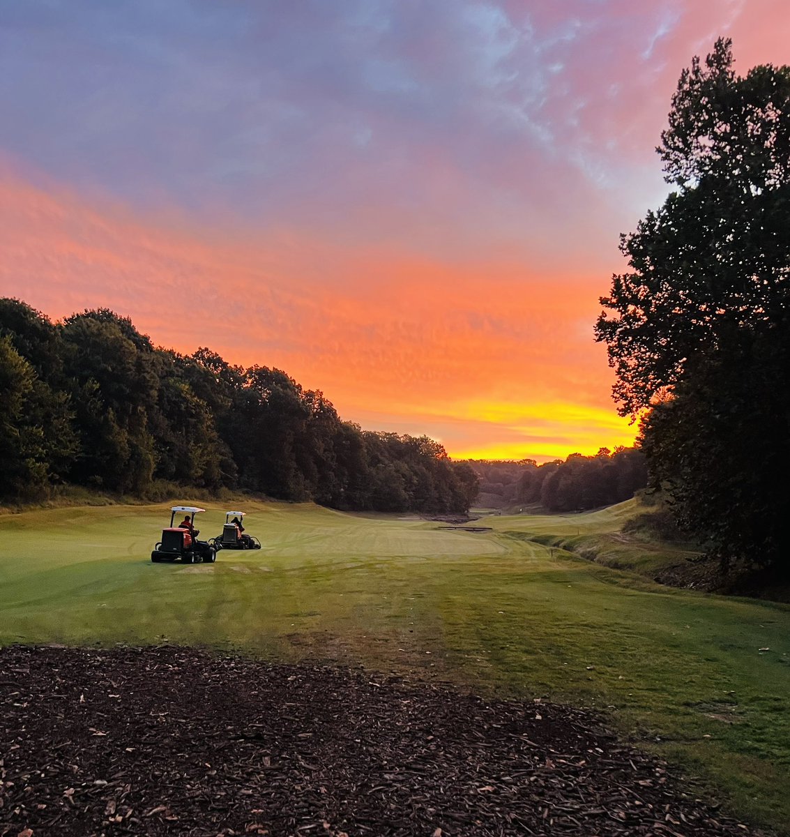 OKGCSA's tweet photo. Just a few hours left to bid on some great Oklahoma golf!! Get those bids in!! https://t.co/GIHfvEozFE  #Rounds4Research https://t.co/mXCcoiZxmu