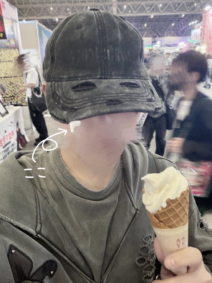 ᴛᴇᴇ. tweet media