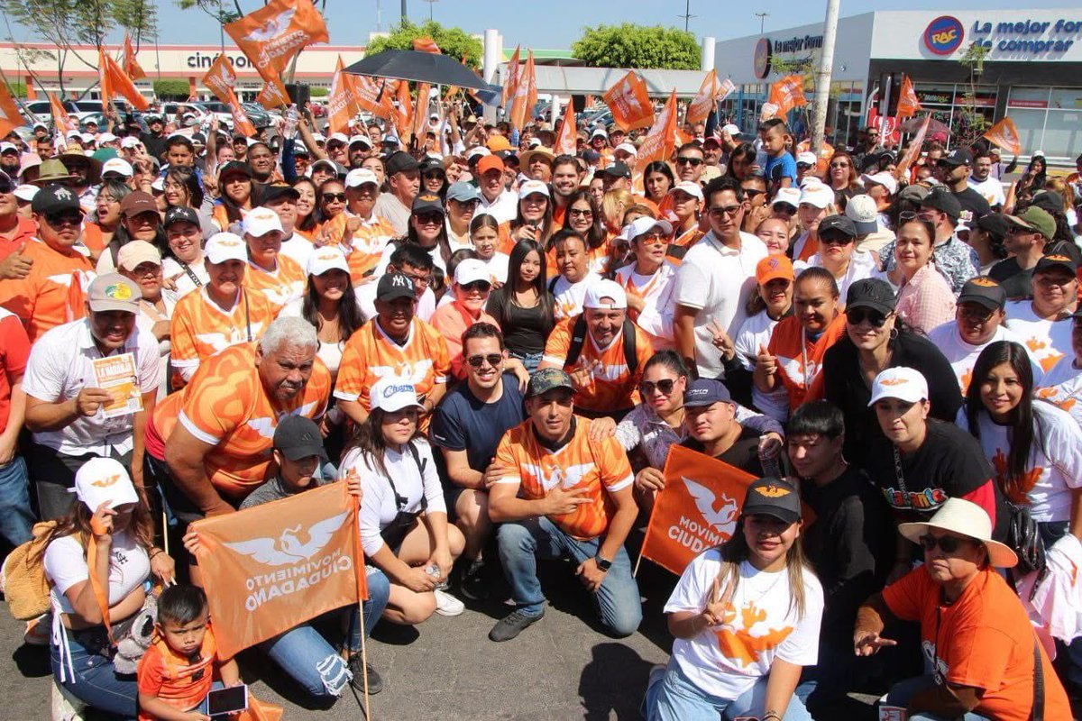 OmarCervantes_R's tweet photo. En Movimiento Ciudadano nos ponemos #LaNaranja 🧡💪

En Tlajo y en todo Jalisco, junto a @MirzaFloresG, @GerardoQuirinoV, @JuanJoseFrangie y @AlvarezMaynez, seguimos trabajando con la gente al centro. 🙌 https://t.co/mV8kKPjDG3