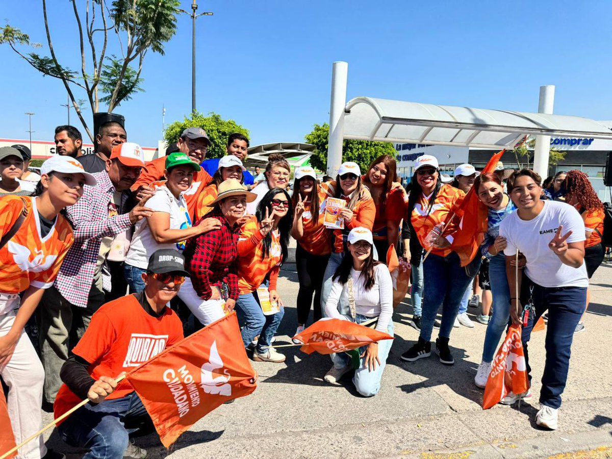 OmarCervantes_R's tweet photo. En Movimiento Ciudadano nos ponemos #LaNaranja 🧡💪

En Tlajo y en todo Jalisco, junto a @MirzaFloresG, @GerardoQuirinoV, @JuanJoseFrangie y @AlvarezMaynez, seguimos trabajando con la gente al centro. 🙌 https://t.co/mV8kKPjDG3