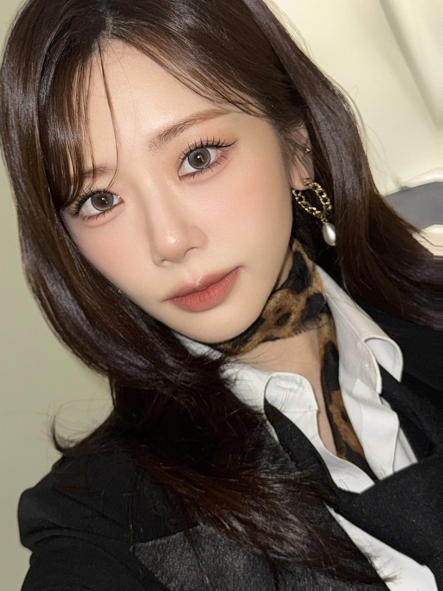 지유야 오늘도 행복한 하루! ٩(๑> ₃ < )۶♥