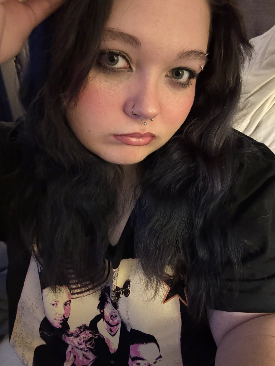 SVTPARX's tweet image. feeling very visible today :3 #yup #ikissgirls #lesbian