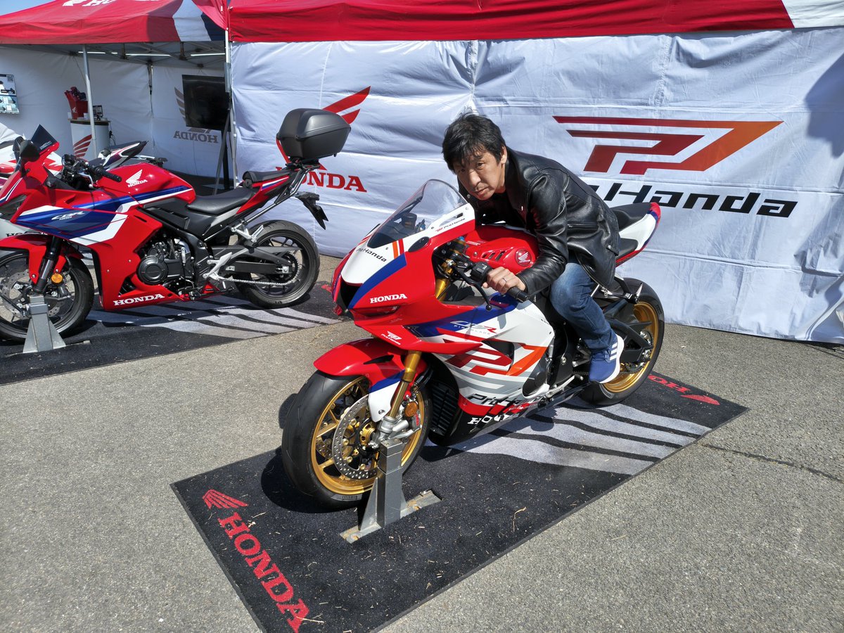 tsuyoshitorisa1's tweet photo. 今年も全日本ロードレース選手権全クラス開幕戦スポーツランドSUGOを観戦して来ました～SUGOcafeの仙台牛ハンバーグも美味しく頂きました～🙏
#全日本ロードレース選手権
#スポーツランドSUGO
#SUGOcafe https://t.co/iM6DVvI2pI