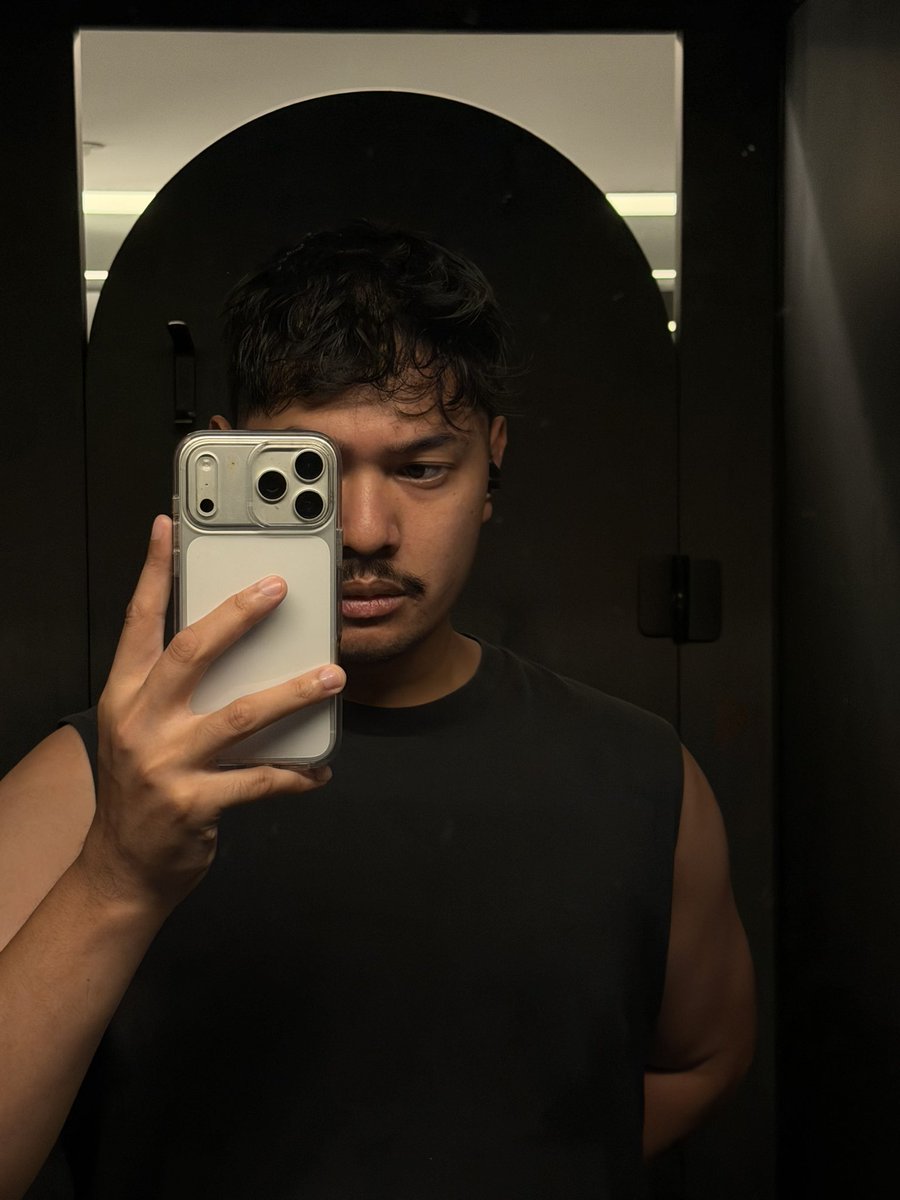 Master E - Backup tweet media