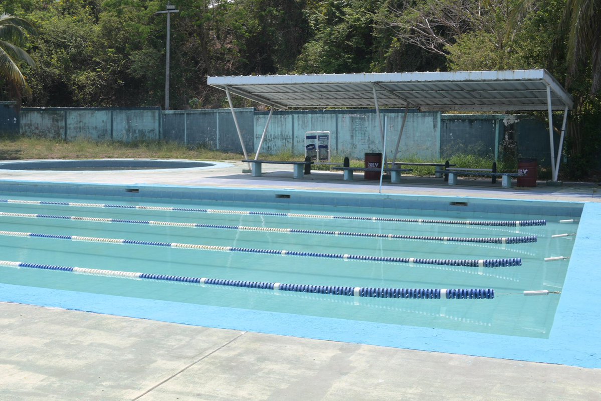 jorgeglezz75's tweet image. Más de 800 niñas y niños iniciarán clases gratuitas de natación en albercas municipales de Veracruz.

El arranque será escalonado desde el 27 de abril, en espacios rehabilitados, limpios y seguros.

#Veracruz #Natación #Deporte #Niñez #AlbercasMunicipales