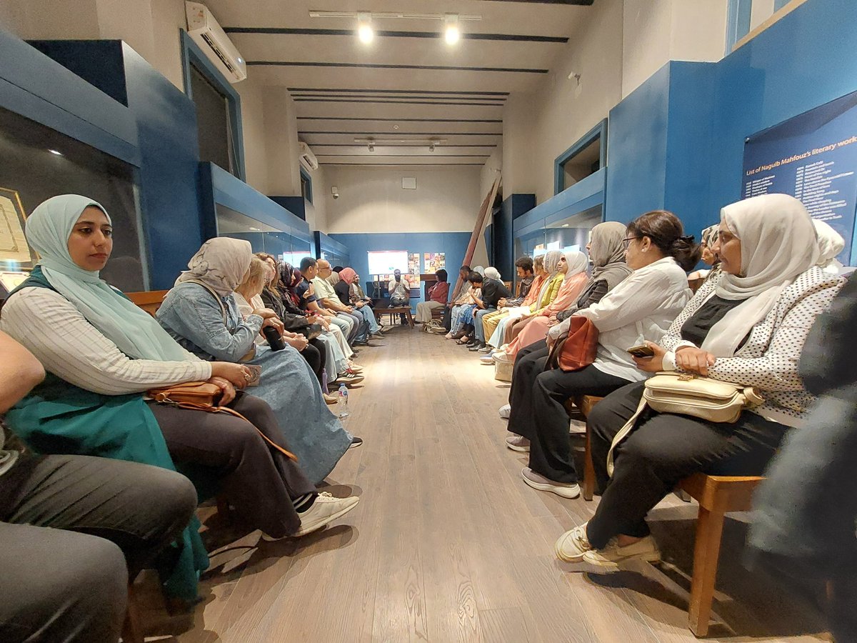 cairobioghraphy's tweet photo. سيرة القاهرة تدشن من متحف نجيب محفوظ "نادي السيرة للكتاب- Cairo book club".

ينعقد النادي بصفة شهرية فى الأحد الأخير من كل شهر كأول مساحة نقاشية تستهدف المؤلفات التي كُتبت عن مدينة القاهرة أو تقاطعت معها. 

#سيرة_القاهرة https://t.co/f5WxHWryOV