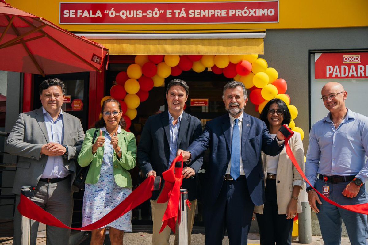 cgarciadealba's tweet photo. Gran orgullo inaugurar en São Paulo @prefsp otra sucursal @OXXOBrasil,en sólo 5 años es ya un referente muy destacado comercio menudeo ciudad más grande sudamérica.Felicidades sus directivos y miles trabajadores que tan bien representan a #MEXICO. @FEMSA @EmbaMexBra @ConsulMexSao https://t.co/3PT93f4PGo