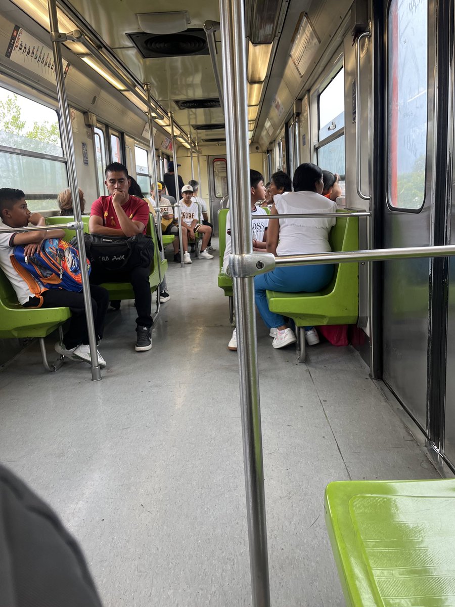 Ariana Pérez☮ tweet media