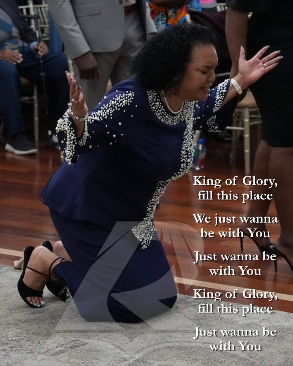 rhemacanada's tweet image. 👑 King of Glory, fill this place! Why wait? We worship You now in victory 🙌🏾

We just want to be with You, singing Hallelujah &amp;amp; dancing in Your presence!

If you believe it, declare it today: HALLELUJAH!

#KingOfGlory #Hallelujah #InHisPresence
#RhemaChristianMinistries
