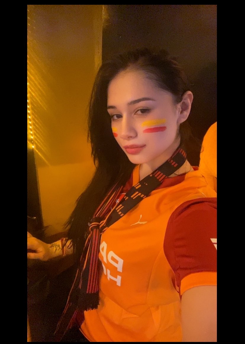 sevoaygn's tweet photo. Her zaman her yerde #galatasaray💛❤️ https://t.co/BjJq4YYXAT